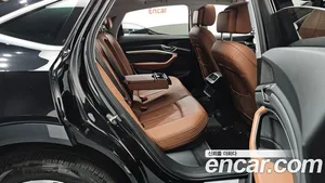 Audi e-tron, 2021 — миниатюра 12