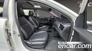 Kia Stonic, 2017 — миниатюра 10