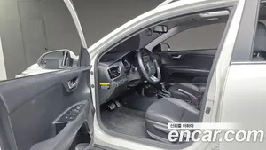 Kia Stonic, 2017 — миниатюра 12