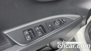 Kia Stonic, 2017 — миниатюра 13