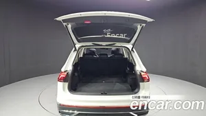 Volkswagen Tiguan, 2023 — миниатюра 20