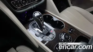 Bentley Bentayga, 2024 — миниатюра 9