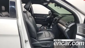 Ford Explorer, 2019 — миниатюра 11