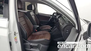 Volkswagen Tiguan, 2023 — миниатюра 11