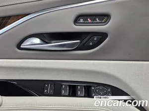 Cadillac Escalade, 2023 — миниатюра 14