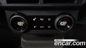 Land Rover Range Rover Velar, 2025 — миниатюра 17