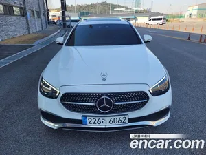 Mercedes-Benz E-Class, 2022 — миниатюра 3