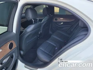 Mercedes-Benz E-Class, 2022 — миниатюра 11