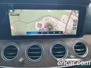Mercedes-Benz E-Class, 2022 — миниатюра 18