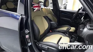 Mini Cooper, 2023 — миниатюра 9