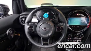 Mini Cooper, 2023 — миниатюра 12