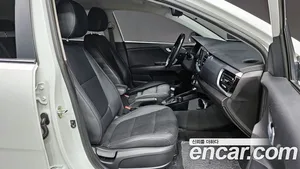 Kia Stonic, 2018 — миниатюра 10