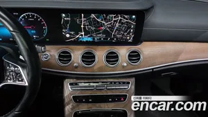 Mercedes-Benz E-Class, 2021 — миниатюра 14