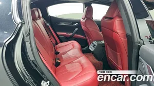 Maserati Ghibli, 2022 — миниатюра 12
