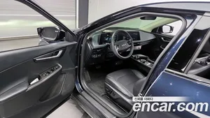 Kia EV6, 2022 — миниатюра 10