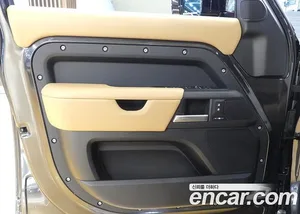 Land Rover Defender, 2025 — миниатюра 11