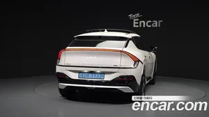 Kia EV6, 2023 — миниатюра 4