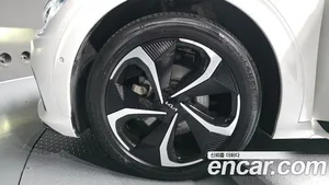 Kia EV6, 2023 — миниатюра 5