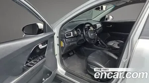 Kia Niro, 2016 — миниатюра 10
