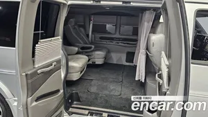 Chevrolet Express Van, 2018 — миниатюра 12