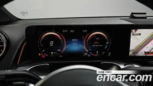Mercedes-Benz GLB-Class, 2021 — миниатюра 8