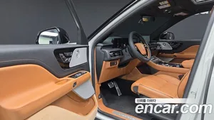 Lincoln Aviator, 2025 — миниатюра 13