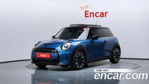 Mini Cooper, 2022 — миниатюра 1