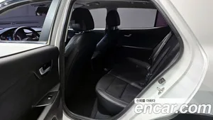 Kia Stonic, 2017 — миниатюра 13