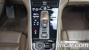 Porsche Panamera, 2018 — миниатюра 9