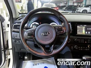 Kia Niro, 2017 — миниатюра 8