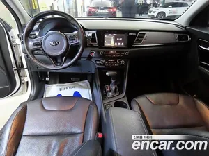 Kia Niro, 2017 — миниатюра 10