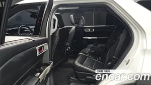 Ford Explorer, 2022 — миниатюра 12