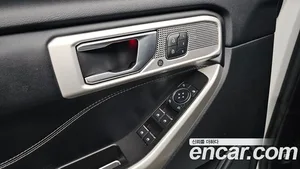 Ford Explorer, 2022 — миниатюра 17