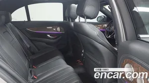 Mercedes-Benz E-Class, 2022 — миниатюра 10
