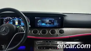 Mercedes-Benz E-Class, 2022 — миниатюра 16