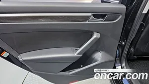 Volkswagen Passat, 2018 — миниатюра 15