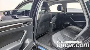 Volkswagen Passat, 2018 — миниатюра 16