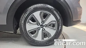 Kia Niro, 2017 — миниатюра 7