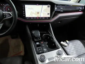 Volkswagen Touareg, 2023 — миниатюра 9