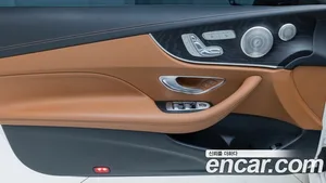 Mercedes-Benz E-Class, 2023 — миниатюра 15
