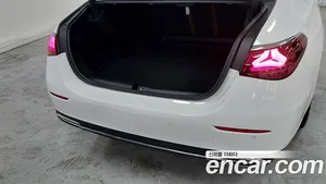 Mercedes-Benz E-Class, 2024 — миниатюра 11