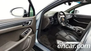 Porsche Macan, 2021 — миниатюра 13