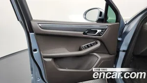 Porsche Macan, 2021 — миниатюра 14
