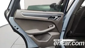 Porsche Macan, 2021 — миниатюра 15