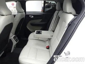 Volvo XC40, 2024 — миниатюра 11