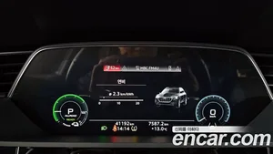 Audi e-tron, 2022 — миниатюра 8