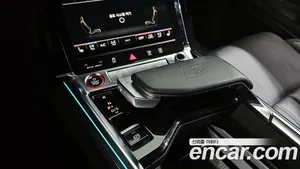 Audi e-tron, 2022 — миниатюра 9