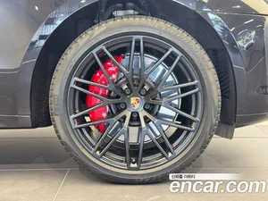 Porsche Macan, 2022 — миниатюра 6