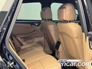 Porsche Macan, 2022 — миниатюра 10
