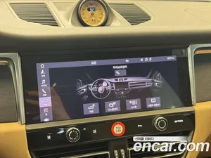 Porsche Macan, 2022 — миниатюра 15
